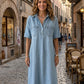 👗 50 % RABAT NU! 👖 Afslappet midi-skjortekjole i denim med lommer – Blødt denim og afslappet pasform – Praktiske lommer, perfekt til hverdagsbrug – behagelig og alsidig ✨🌸