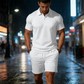 🔥Så længe lager haves: 50 % RABAT!🎉 2-delt sommer-sæt til mænd med polo og shorts