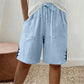 Sommer shorts til kvinder med knapper i siden