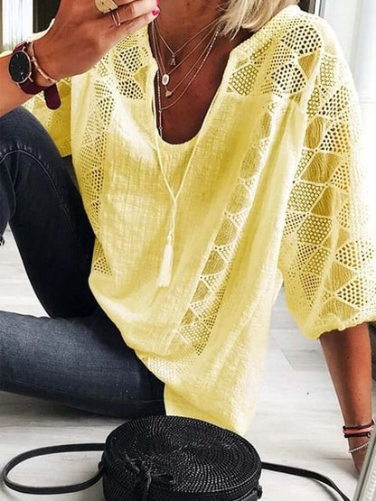 👚 50 % RABAT NU! 🌸 U-halset bluse med hulmønster til kvinder – snøre med kvaster og korte ærmer – afslappet sommerchic 🌿