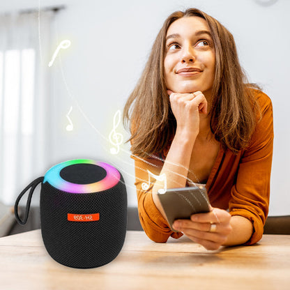 Spil musik hvor som helst med det samme! IPX5 bærbar Bluetooth-højttaler